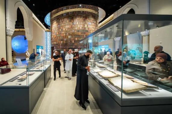 نمایش «مصحف آبی» در موزه قرآن مکه؛ جلوهای کمنظیر از هنر و میراث قرآنی