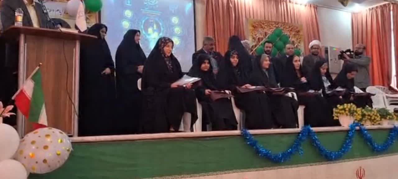 درخشش دانشآموزان آران و بیدگل در مسابقات قرآن و معارف اسلامی قطب شمال استان اصفهان