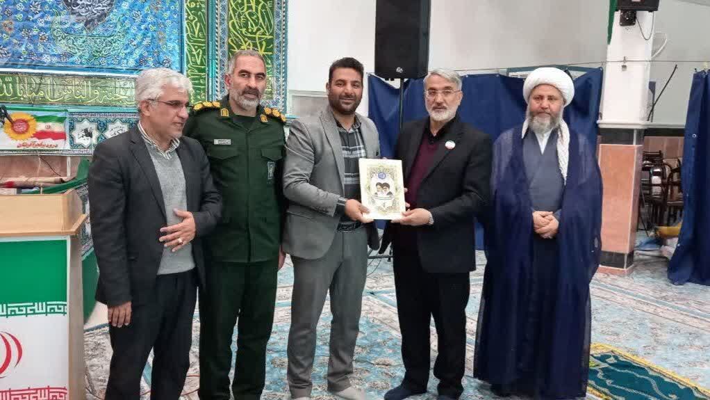 اختتامیه چهارمین نمایشگاه «صعود» در آران و بیدگل؛ تجلی دستاوردهای انقلاب و امید به آینده