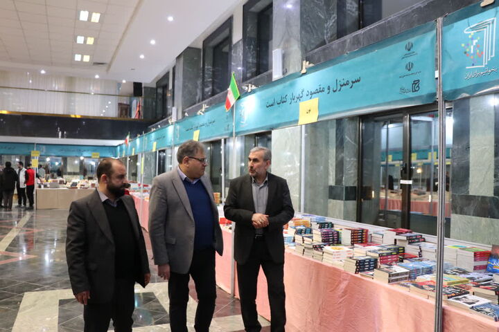 کتاب و کتاب‌خوانی در فعالیت‌های مساجد اهمیت دارد