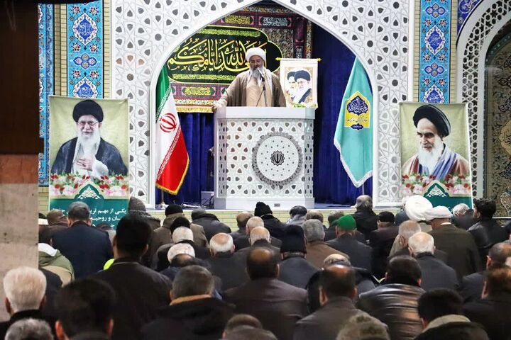 مساجد، محور تربیت نسل انقلابی و پناهگاه معنوی جوانان