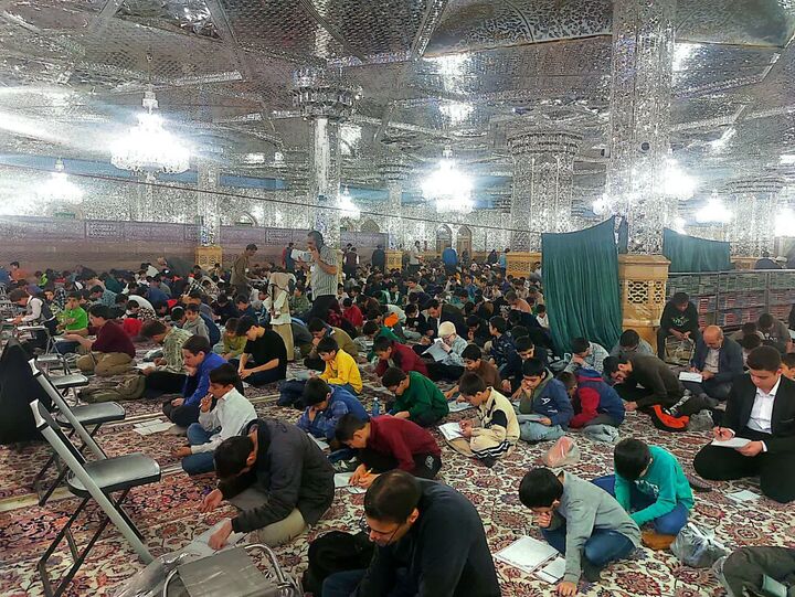 رقابت ۴۵۰۰ نفر در مسابقه بزرگ حفظ سوره واقعه در مشهد  