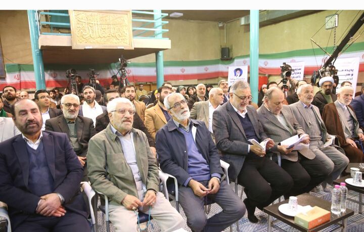 محمود کریمی در همایش حماسی‌خوانان تجلیل شد