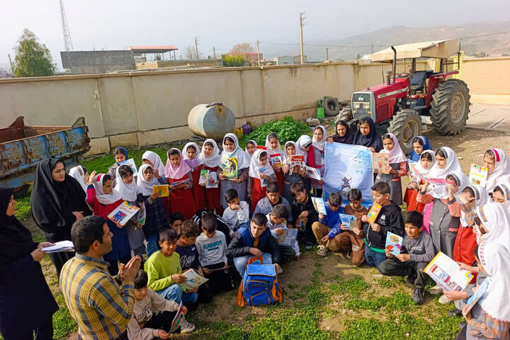 اجرای طرح «آفتاب؛ روایت آرش کمانگیر» در دبستان شهید باقری دره‌شهر