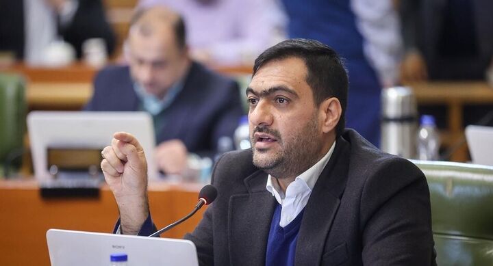 دکل‌های مخابراتی غیرمجاز باید جابجا شوند