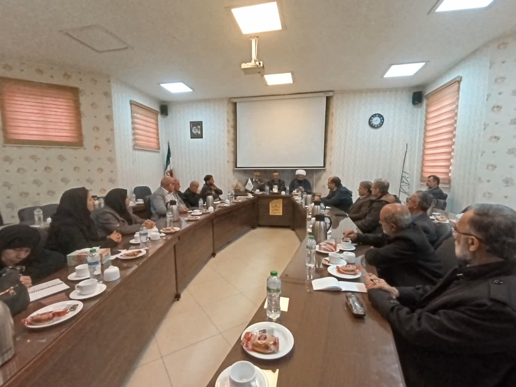 ستاد عتبات عالیات به دنبال ورود به دانشگاه‌ها و اقناع نخبگان است