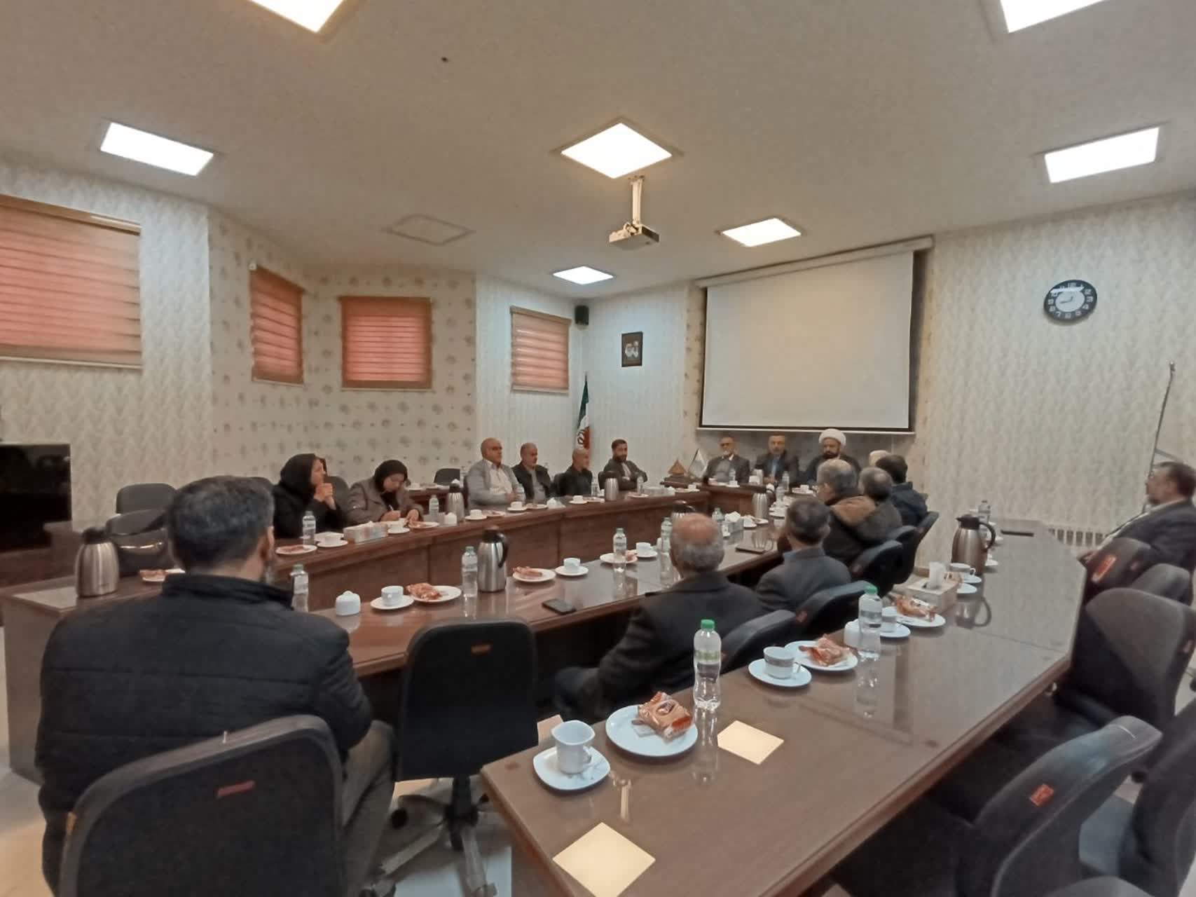 ستاد عتبات عالیات به دنبال ورود به دانشگاه‌ها و اقناع نخبگان است