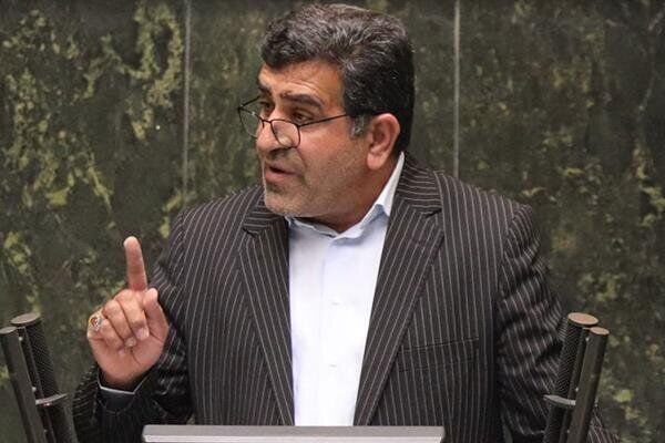 سفرهای مشکوک برخی مدیران؛ دستگاه‌های امنیتی ورود کنند