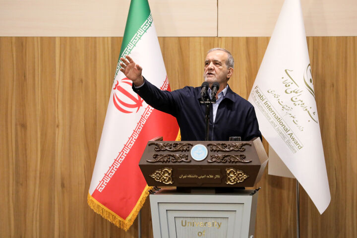 باید جامعه را به وحدت و انسجام برسانیم