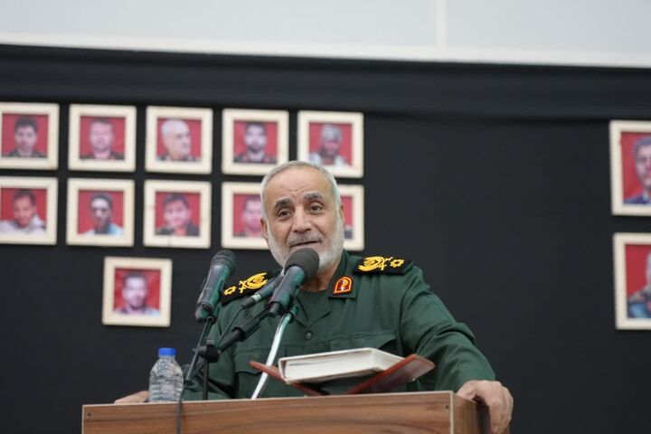 انقلاب اسلامی معجزه‌ای زنده و الهام‌بخش برای ملت‌هاست