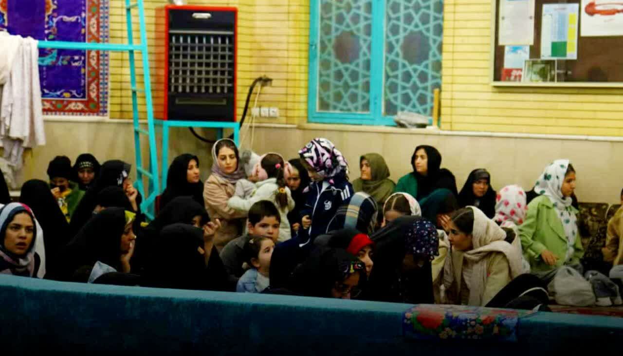 روایت ایثار بر پرده مسجد؛ «مجنون» میزبان نوجوانان منظریه شد