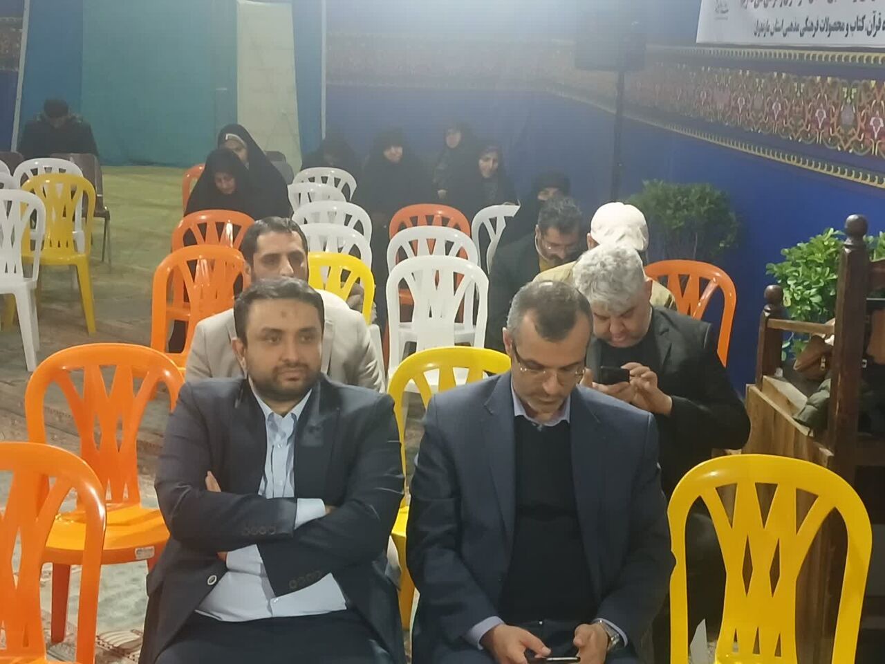 مسجد؛ قرارگاه امید و حل مسائل محله