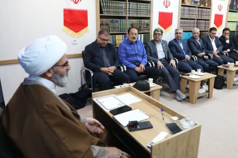 اتحاد مسئولان و صاحبنظران برای توسعه استان سمنان ارزشمند است