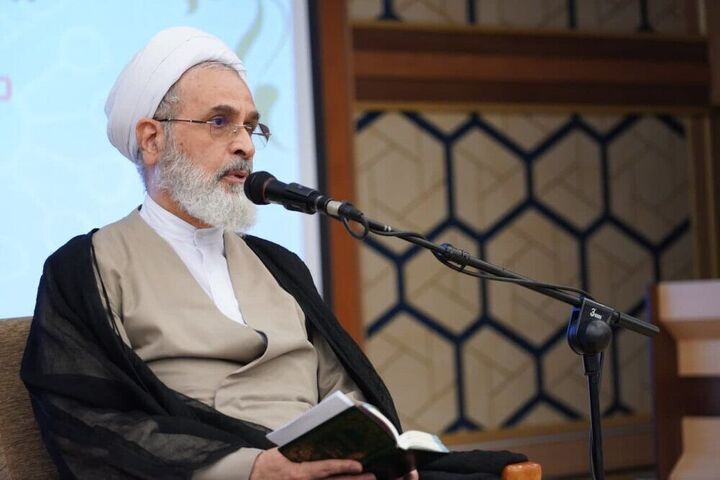 هر صدایی که بر اتحاد ملت خدشه کند ابزار استکبار است