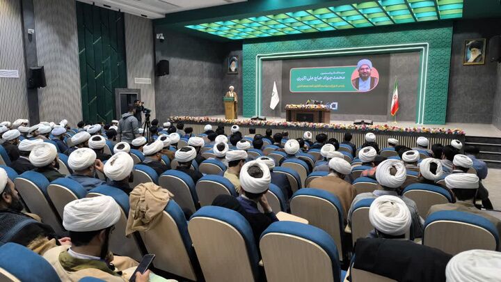 بازگشت به هویت خادمانه، راه احیای نقش تمدنی مسجد است