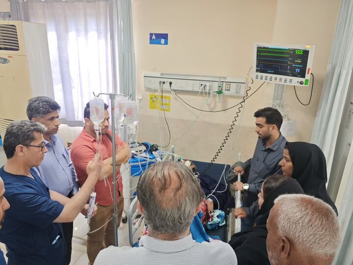 عیادت رئیس اداره ارشاد اسلامی میناب از پیشکسوت مطبوعات و رسانه