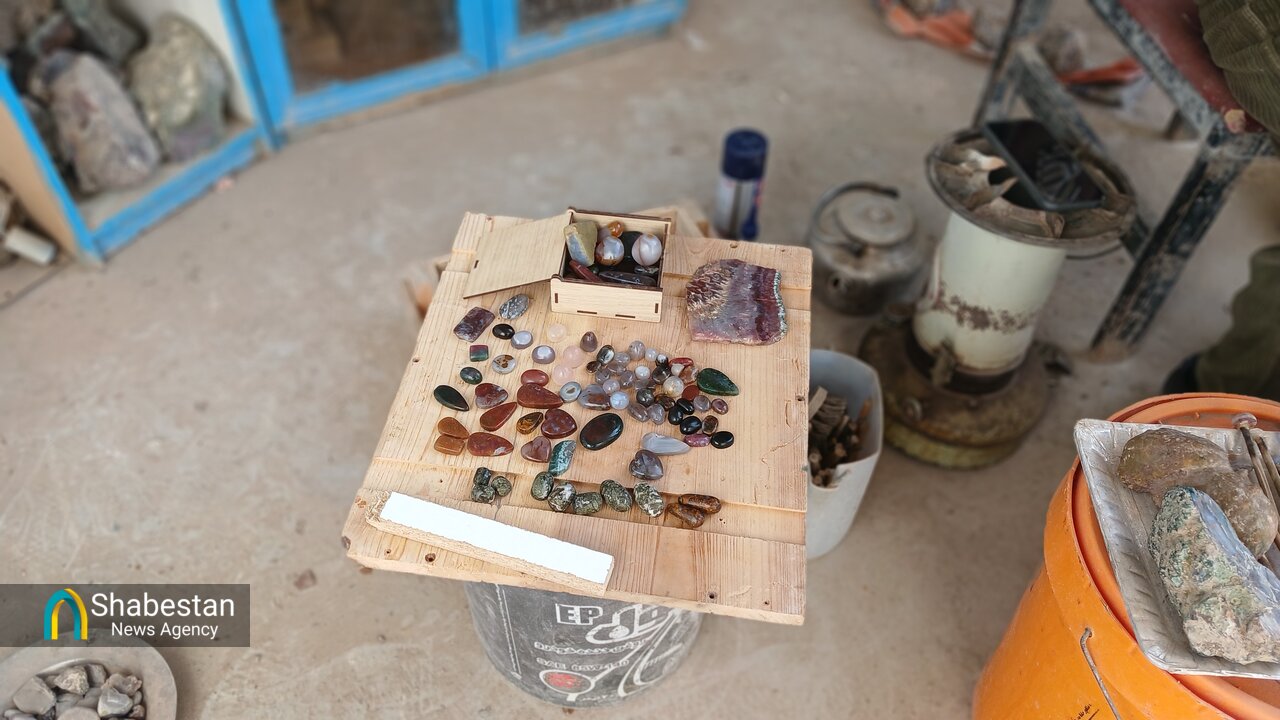 نان از دل سنگ/ از کارافتادگی تا کارآفرینی با سنگ و صبر