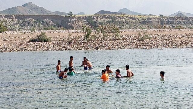 یک روز با نشاط، معنویت و همدلی؛ روایت اردوی یک روزه بچه های مسجد روستای تازیان