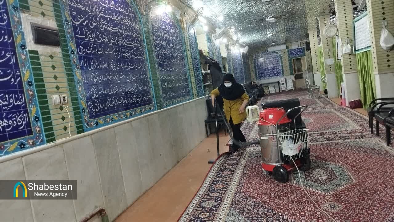 غبارروبی مساجد مشهد در آستانه ماه رمضان