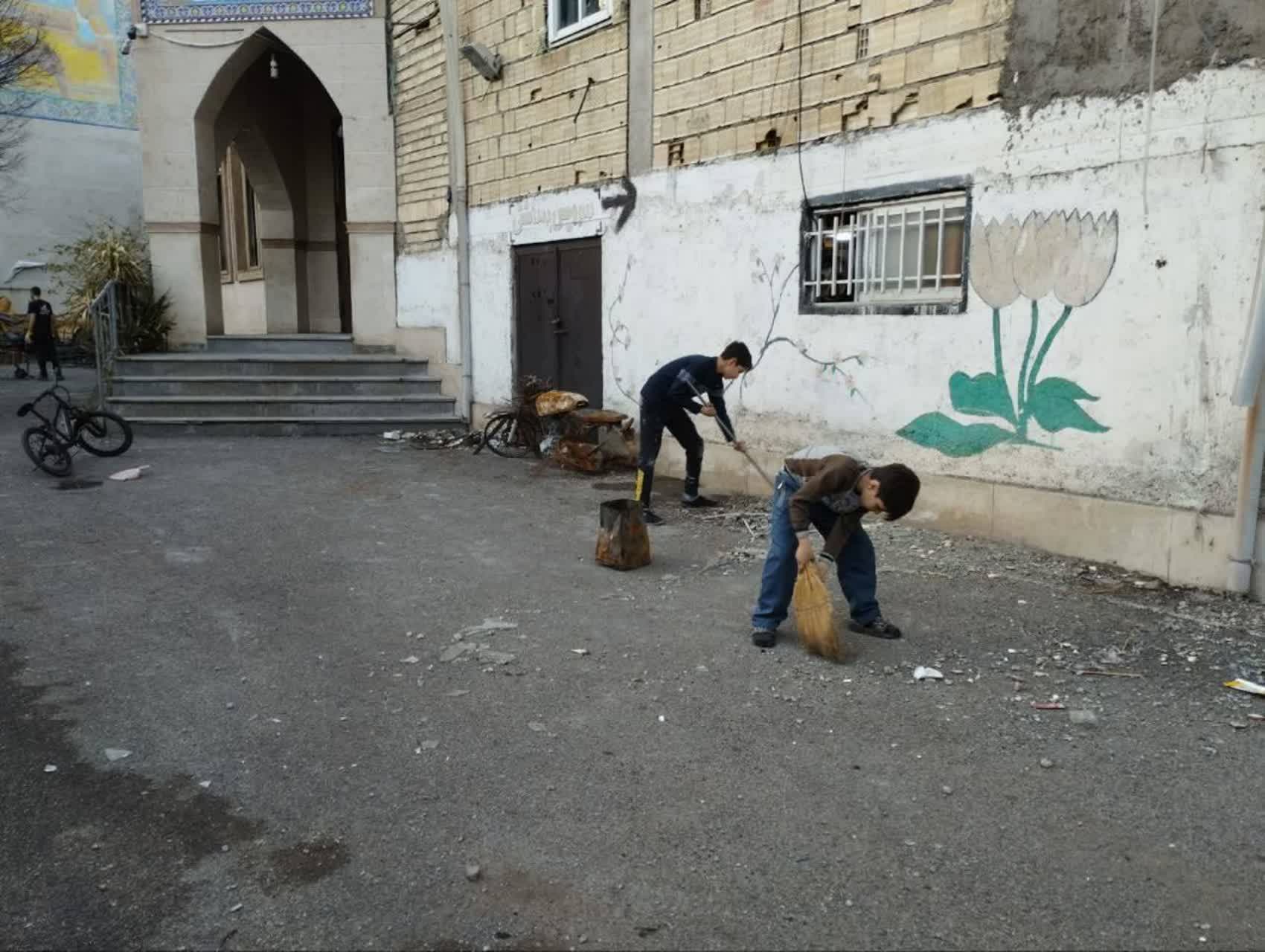 خانهتکانی مساجد گیلان در آستانه رمضان؛ از غبارروبی تا بازسازی با دستهای جوان
