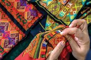 وقتی هنر سوزن‌دوزی با صنعت پویای سیستان و بلوچستانِ ایران ترکیب می‌شود