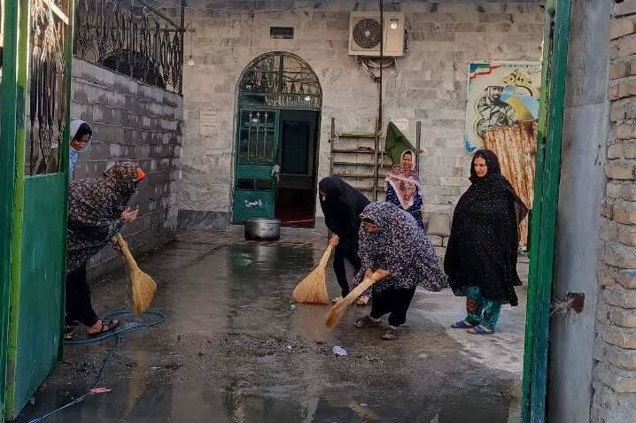 غبارروبی مسجد امام رضا(ع) آزادشهر؛ عطر بندگی در آستانه ماه ضیافت الهی پیچید