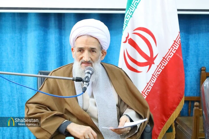 مسجد باید پایگاه مردمی و قرآنی باشد