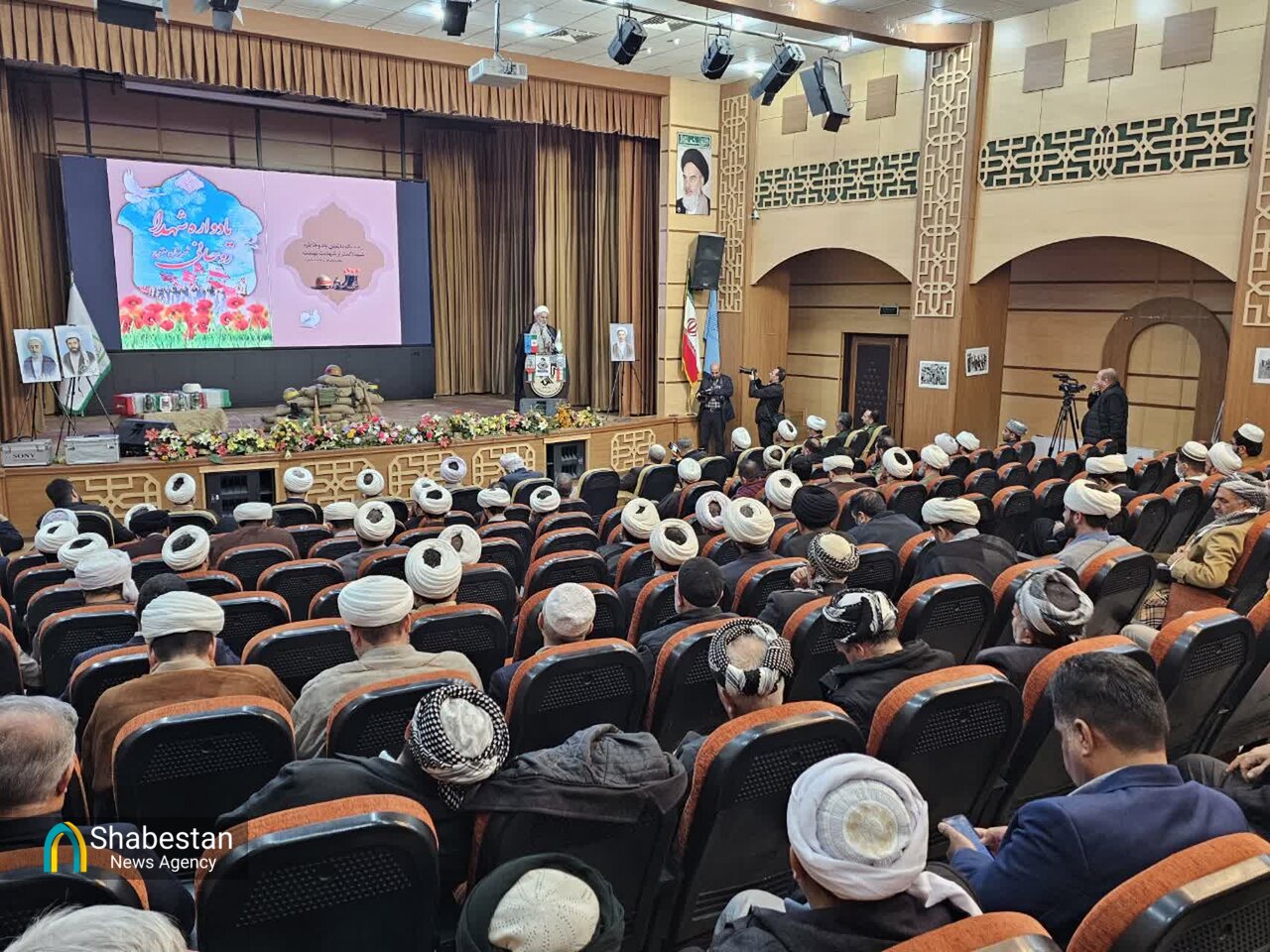 یاد شهدا، چراغ هدایت جامعه اسلامی/ تأکید علمای کردستان بر ترویج فرهنگ ایثار و ایستادگی در برابر ظلم