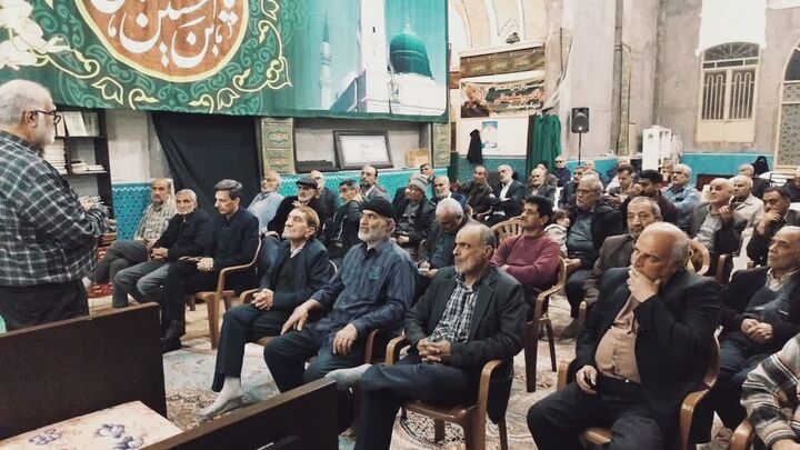 نشست تحلیلی سیاسی در آران و بیدگل برگزار شد