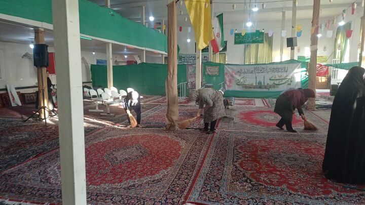 غبارروبی مسجد حضرت صاحب‌الزمان (عج) اراک در آستانه ماه رمضان