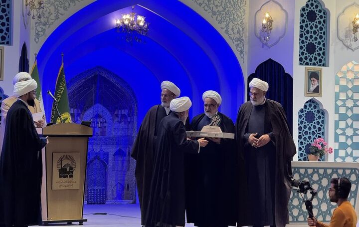 اعطای «نشان ملی روح‌الله» به شهیدان رئیسی و نصرالله