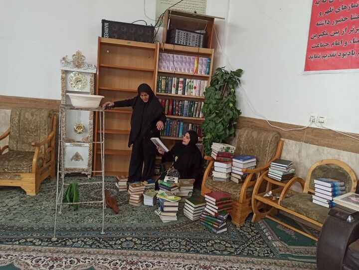غبارروبی مسجد «قمر بنی‌هاشم(ع)» گیلانغرب در آستانه ماه رمضان