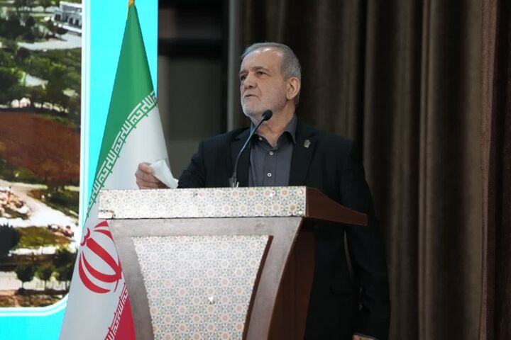 راه توسعه کشور با رفع بروکراسی و خودباوری هموار می‌شود