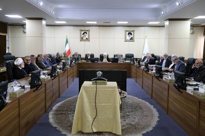 ادامه بررسی پیش‌نویس سیاست‌های کلی پولی و بانکی در مجمع تشخیص