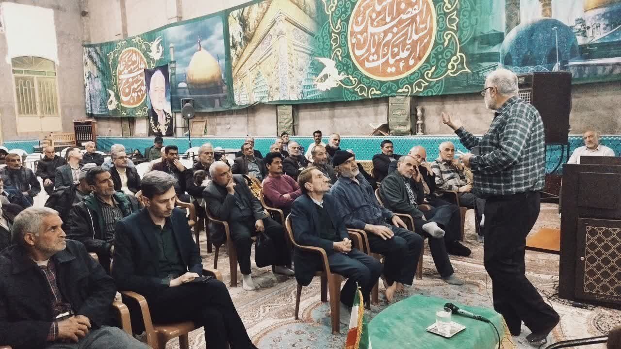 نشست تحلیلی سیاسی در آران و بیدگل برگزار شد