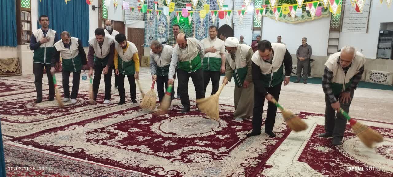 زیر سایه خورشید رضوی؛ نشاندن لبخند بر لبان خانواده‌های محروم