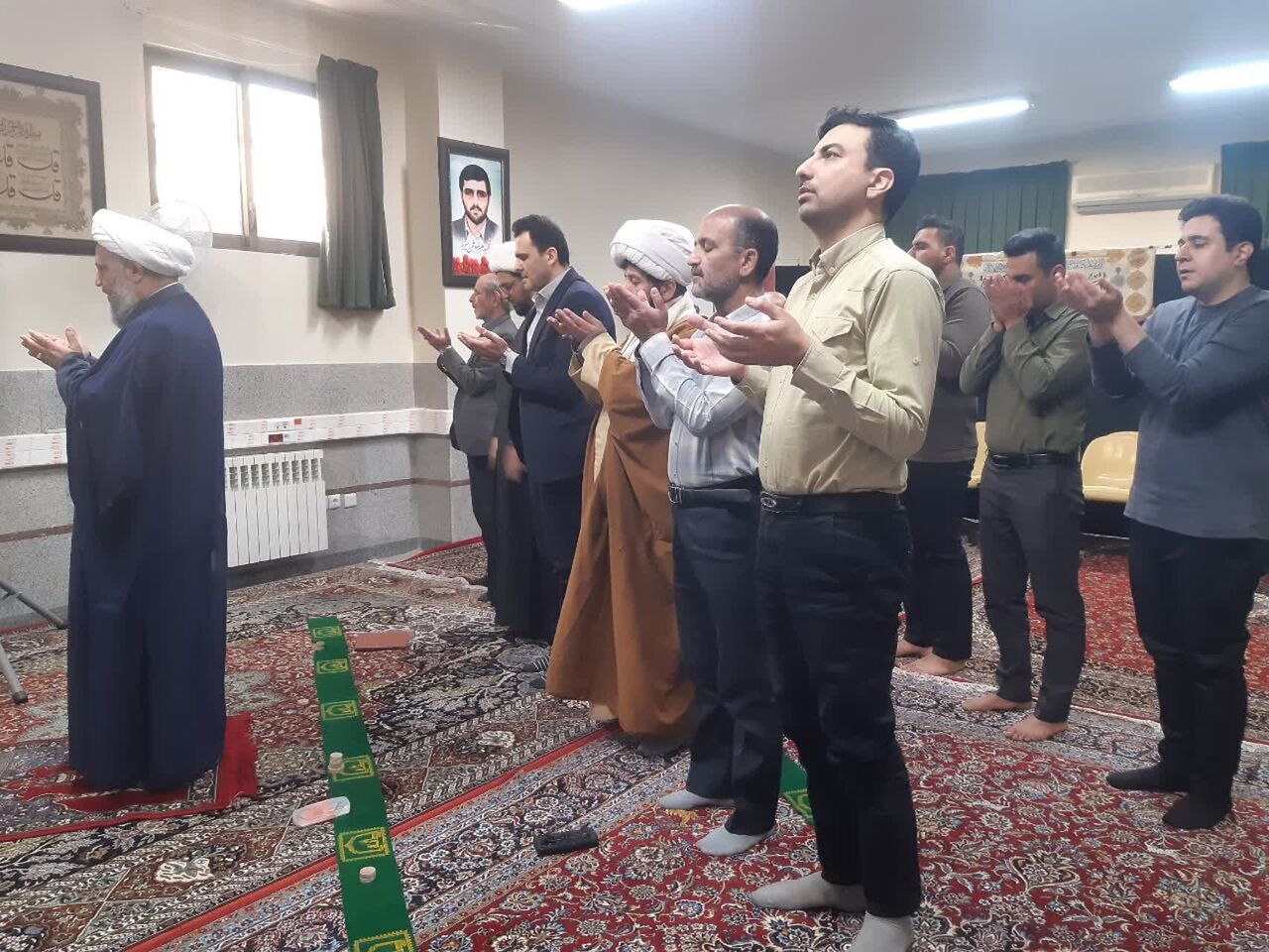 خدمت به مردم جلوه‌ای از عبادت است/ تأکید امام جمعه آران و بیدگل بر گره‌گشایی از امور مردم