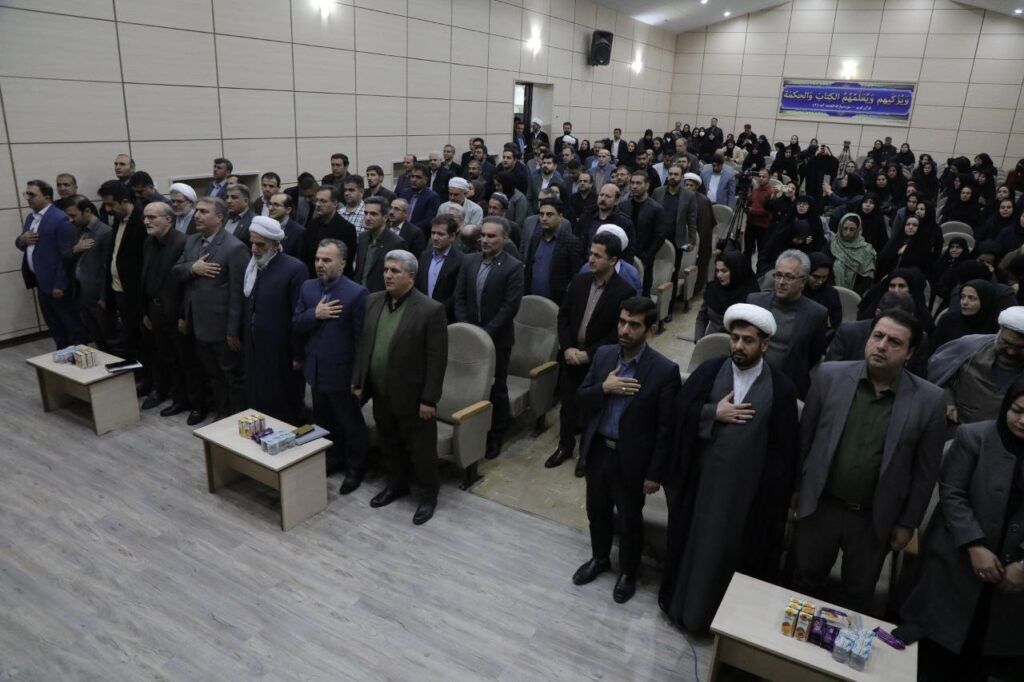 آموزش و پرورش نقش ویژهای در تربیت نسل متعهد و نمازگزار دارد