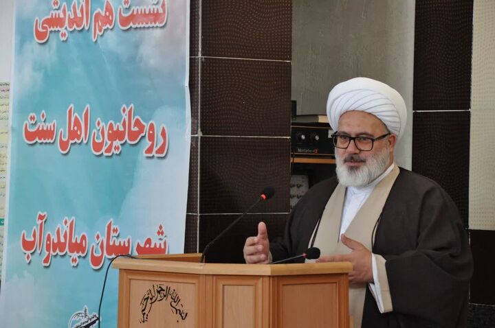 نشست وحدت اسلامی روحانیون شیعه و سنی در میاندوآب