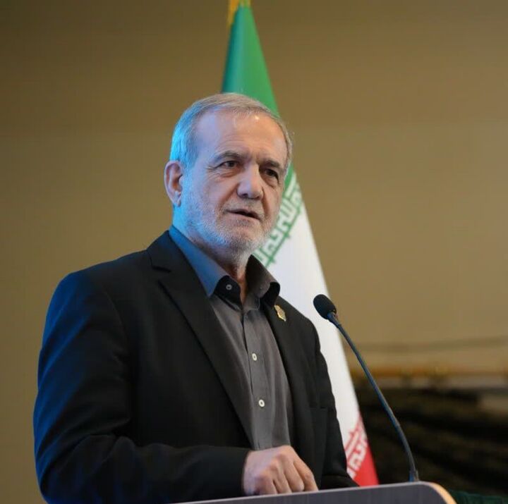 تصور اینکه رئیس‌جمهور به‌تنهایی بتواند همه مشکلات را حل کند، دور از واقعیت است