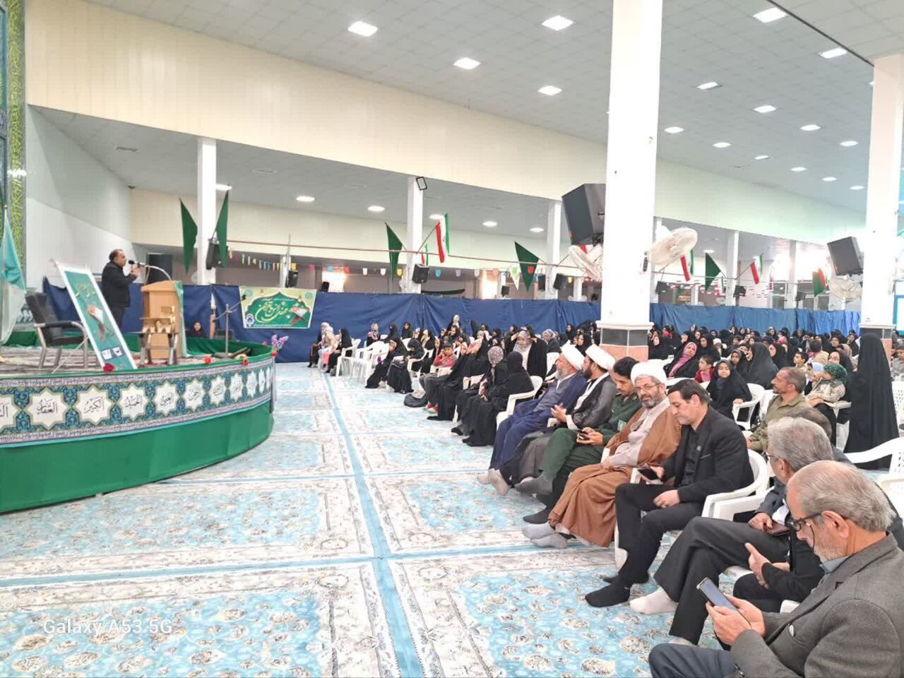 آیین تجلیل از حافظان شرکتکننده در آزمون حفظ جزء ۳۰ قرآن در آران و بیدگل برگزار شد