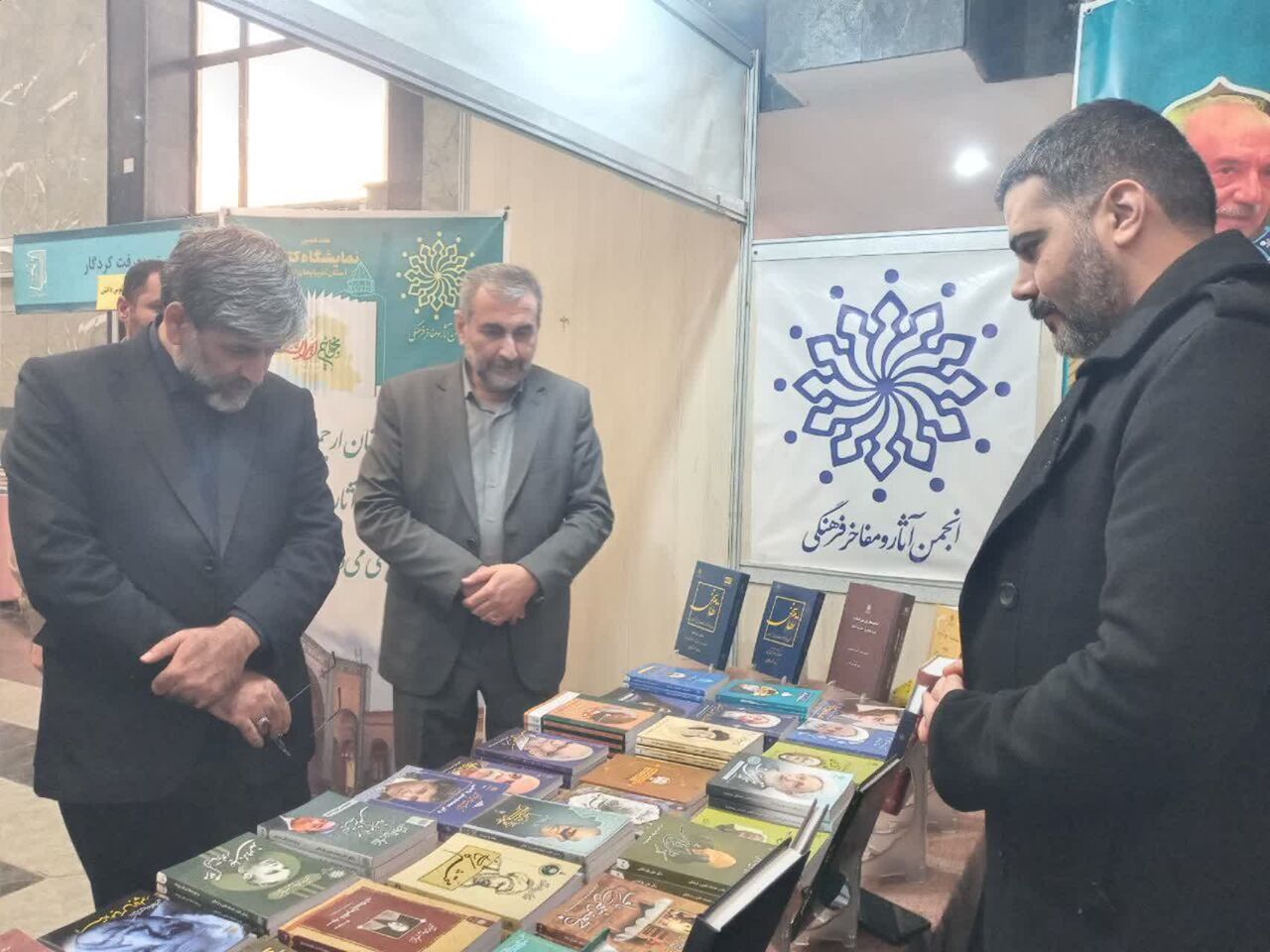 کتابخوانی؛ راهکار کاهش ناهنجاری‌های اجتماعی