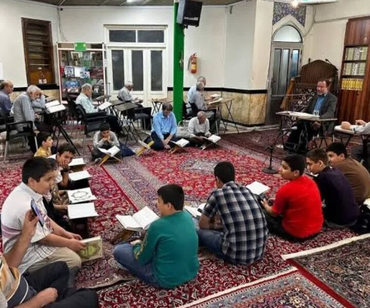 جلسه قرآن مسجد خاتم‌الاوصیاء(ص)؛ «هر شب به نام یک شهید»
