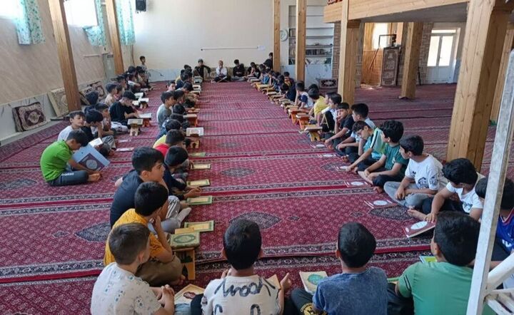 رمضان در کوچه‌های سنندج با نوای قرآن کودکان شکوفا شد