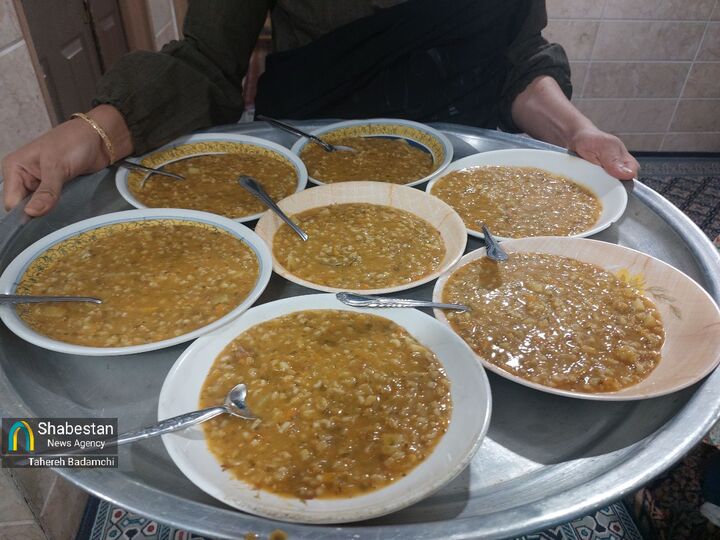 مشارکت پرشور مردم کرمان در طرح اطعام و افطاری ساده مساجد