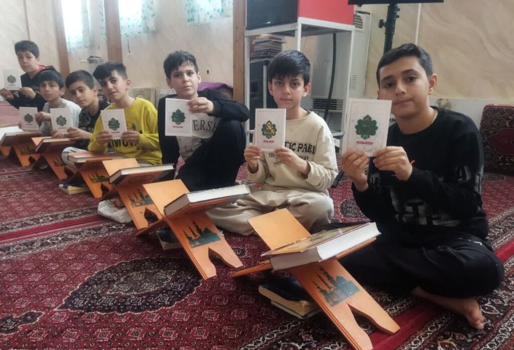 رمضان در کوچههای سنندج با نوای قرآن کودکان شکوفا شد