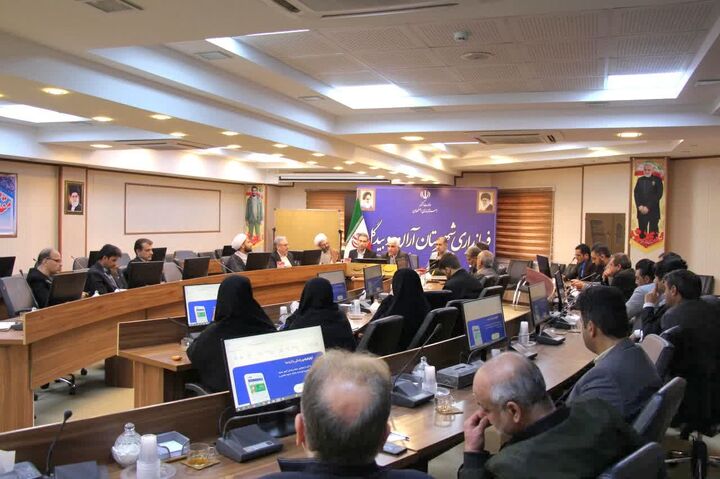 نشست هم‌اندیشی روابط عمومی ادارات آران و بیدگل در خصوص پویش ملی «زندگی با آیه‌ها»