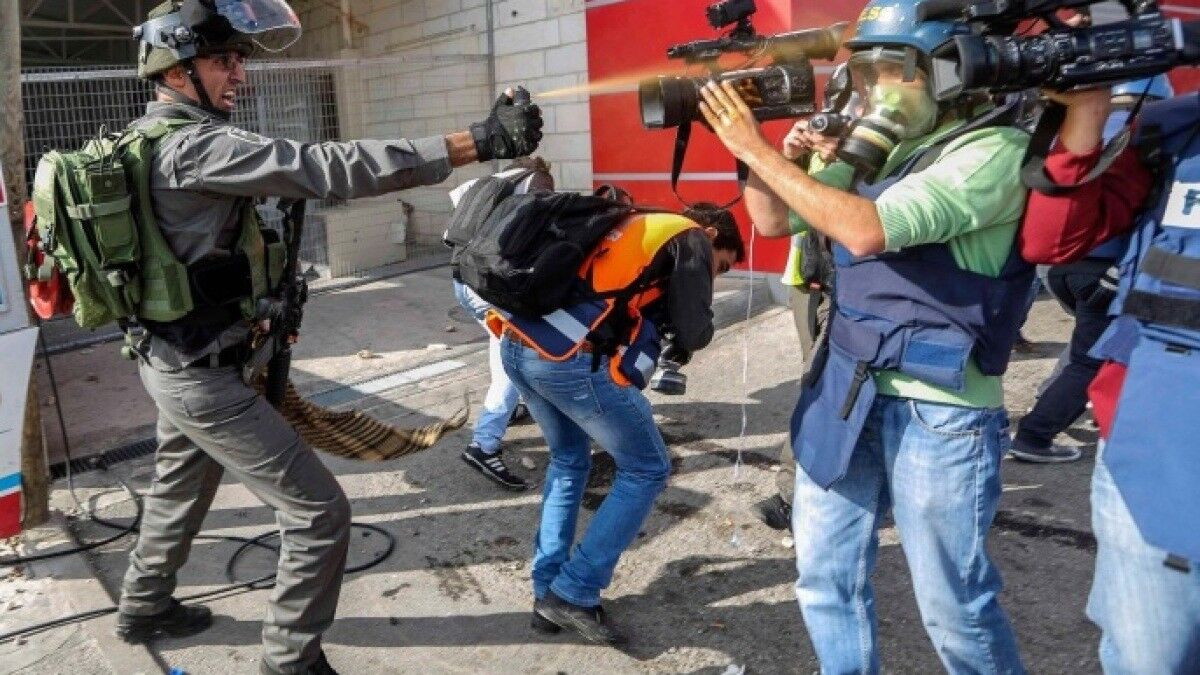 گزارش کمیته حفاظت از خبرنگاران: شکنجه هدفمند خبرنگاران فلسطینی در زندان‌های اسرائیل