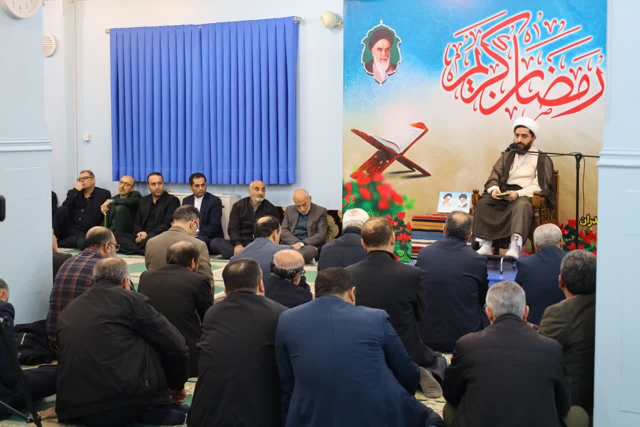 عبودیت، گوهر انسان‌سازِ ماه رمضان/ تسلط بر نفس، نخستین مرتبه ربوبیت است