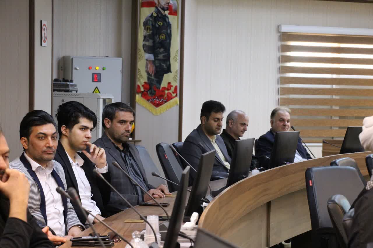 نشست هماندیشی روابط عمومی ادارات آران و بیدگل در خصوص پویش ملی «زندگی با آیهها»